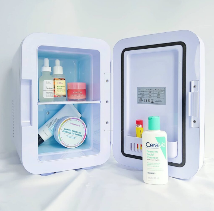 Good Molecules Mini Fridge ثلاجة المنتجات 