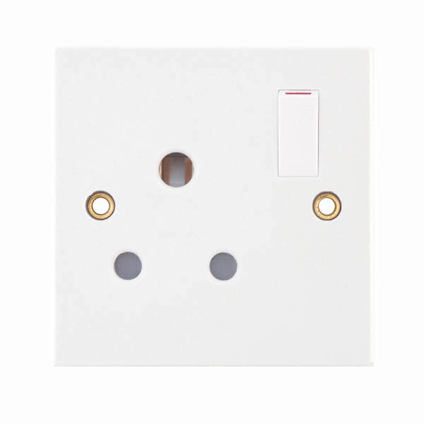 LG9090 15 Amp Round Pin Socket – 3 Pin – Switched ابريز 15امبير نظام انجليزي 