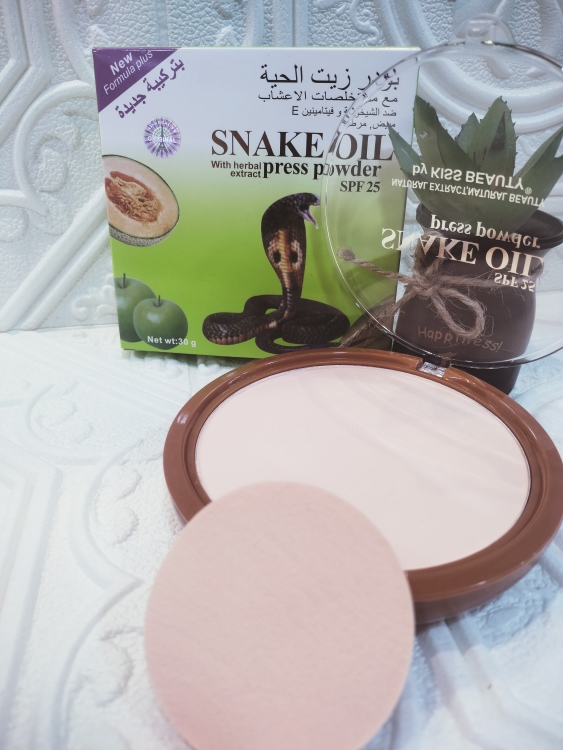 بودرة الوجه زيت الحية snake oil press pwder 