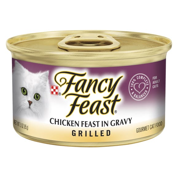 fancy feast cat wet food in gravy with chicken