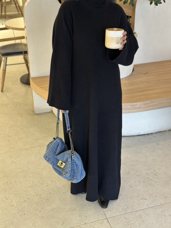 فستان أسود 