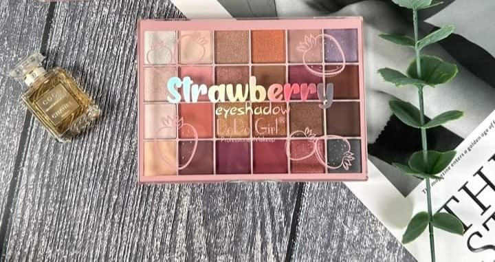 باليت أي شدو strawberry eyeshadow dodo girl 