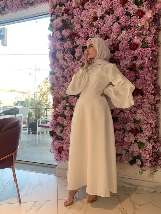 فستان الاميرات باللون الابيض