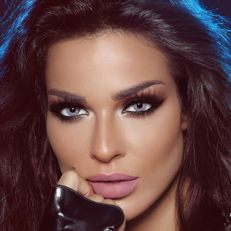 بليوش   جراي 