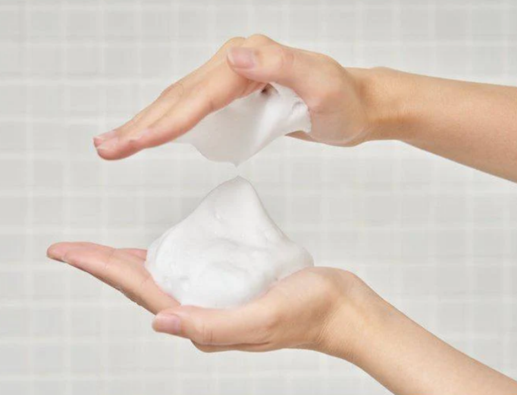 Shiseido, Senka Perfect Whip Collagen In A Beauty Face Foam