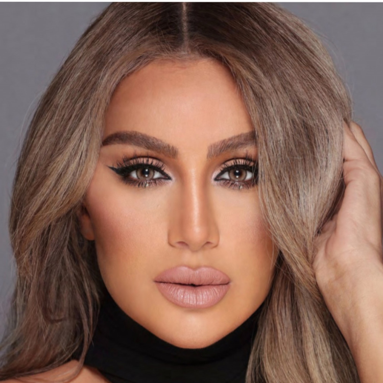 هيزل وود- Hazel Wood