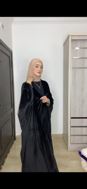 عباية المخمل 