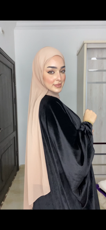 عباية المخمل 
