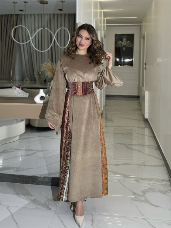 جلابية ياسمينا   Jalabiya With Floral Belt 