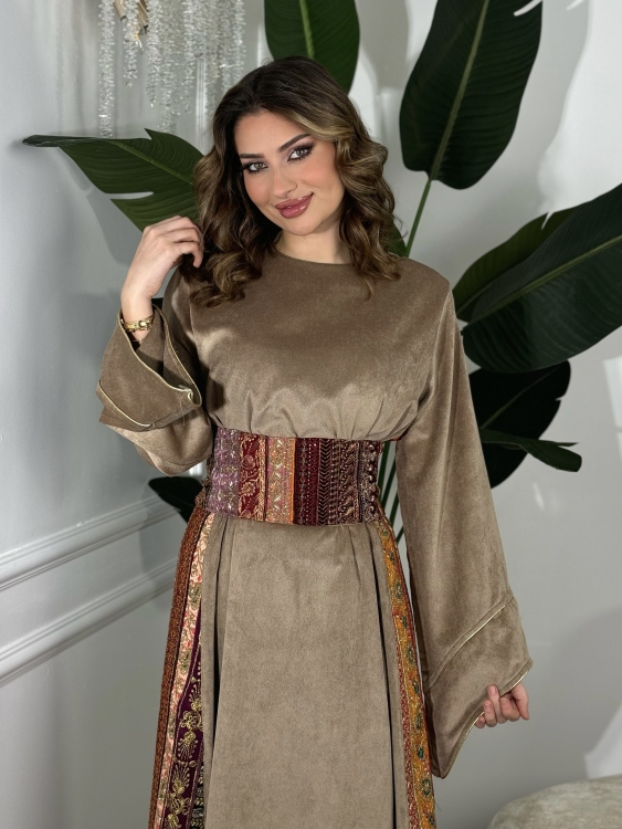 جلابية ياسمينا   Jalabiya With Floral Belt 