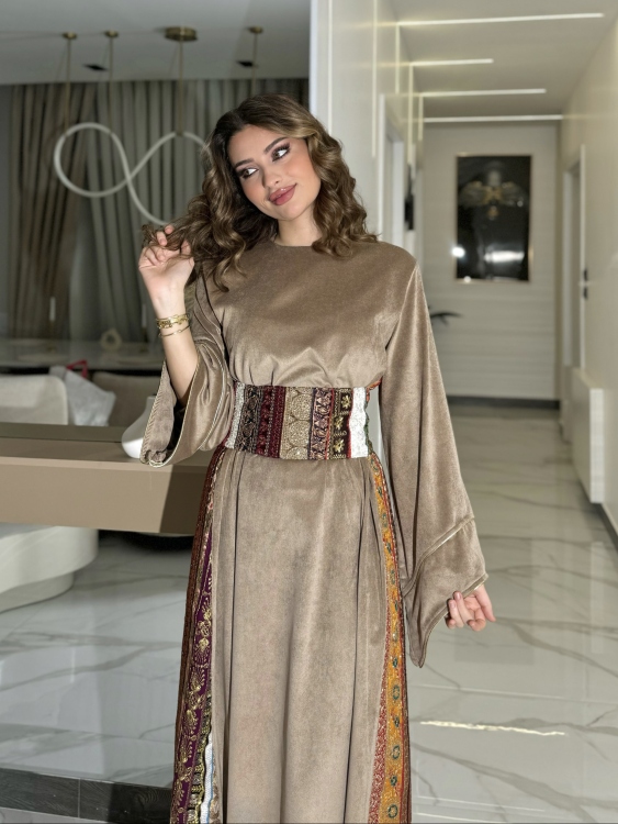 جلابية ياسمينا   Jalabiya With Floral Belt 