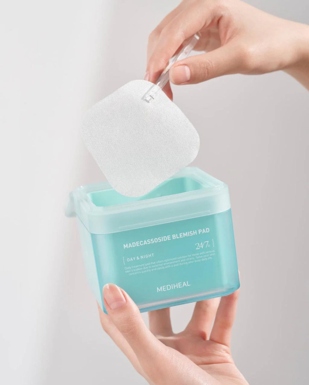 MEDIHEAL Madecassoside Blemish Pad مسحات تونر لعلاج بقع اثار الحبوب