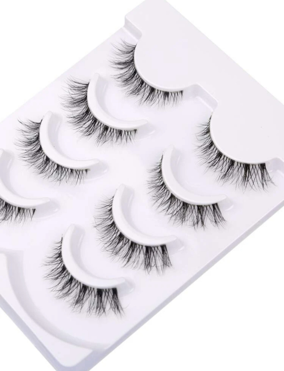 4 pairs of Extra Long False Eyelashes رموش صناعية طويلة  4 أزواج 