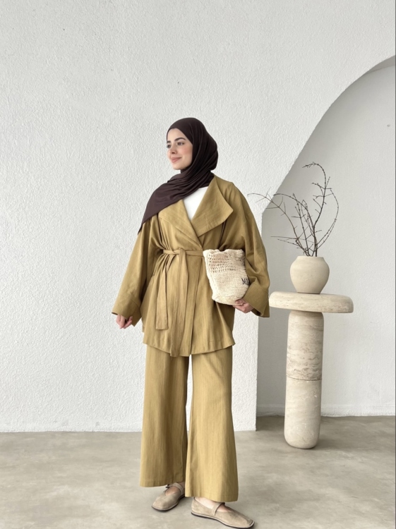 طقم كموني