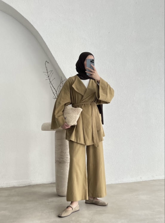 طقم كموني