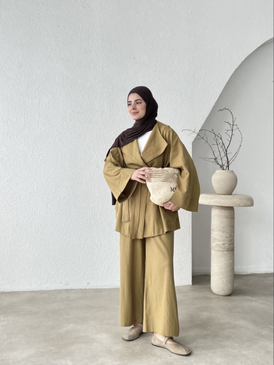 طقم كموني