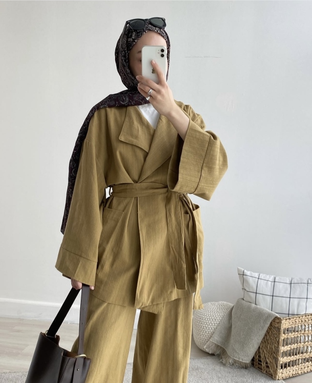 طقم كموني