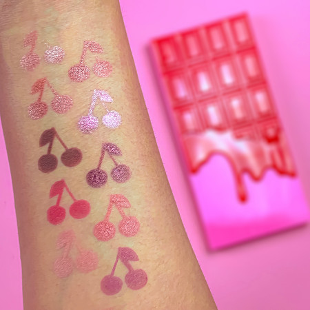 I Heart Revolution Cherry Chocolate Eyeshadow Palette رفليوشن، ايشدو