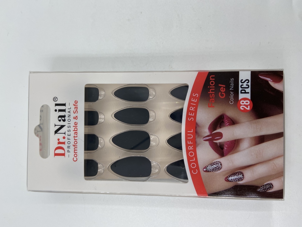 ‏Dr.Nail - اظافر تركيب لون اسود مطفي