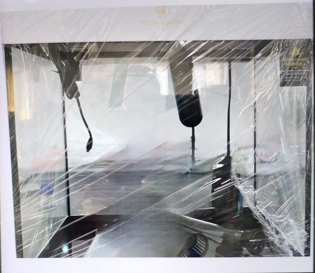 حوض كريستال ذكي من الشركة البريطانية  Clear Aquatics