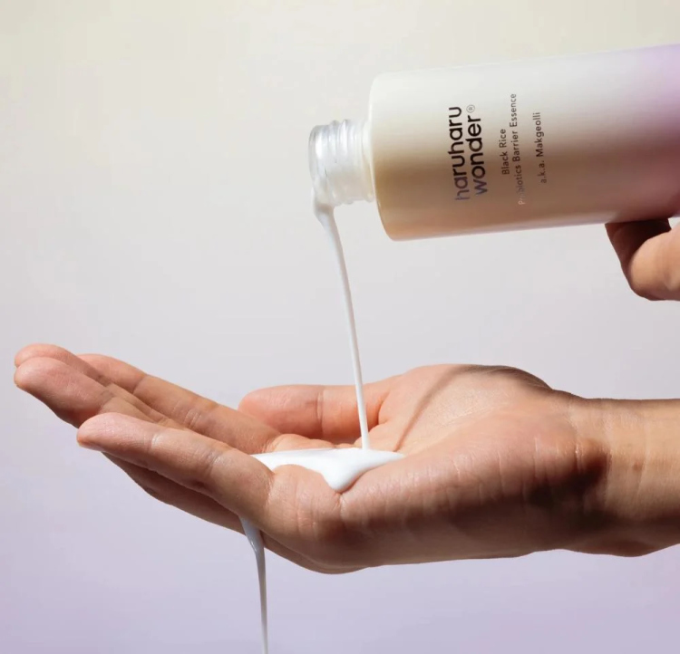 Haruharu Wonder Black Rice Probiotics Barrier Essence اسنسن الارز والبروبايتيك