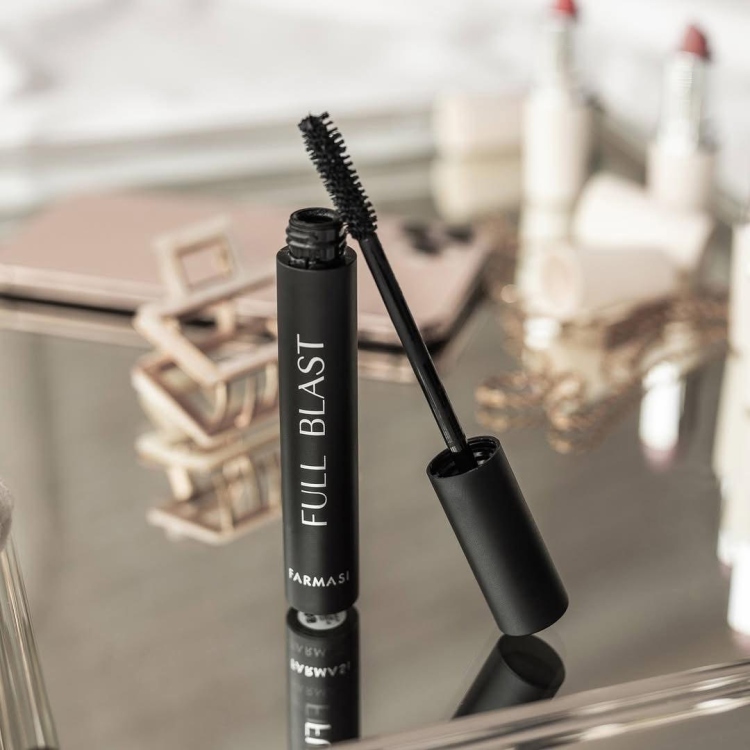 مسكارة فارمسي  Farmasi full Blast mascara 