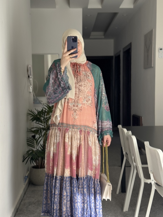 فستان ملون