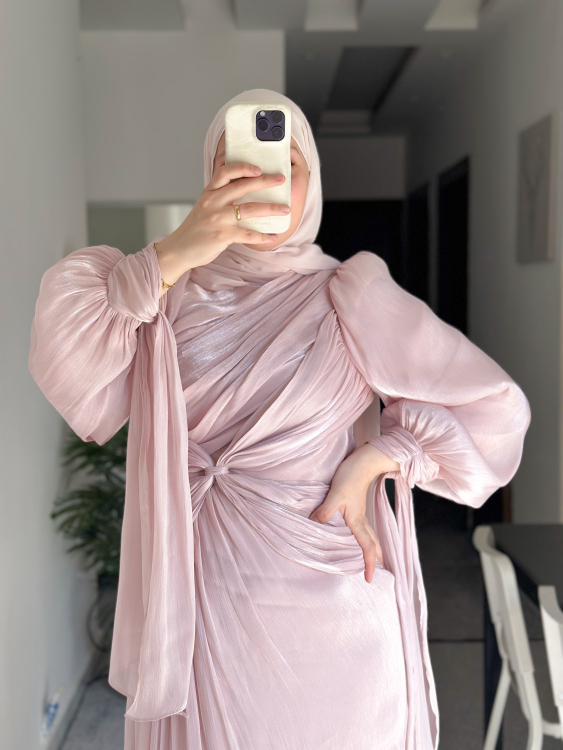 فستان حرير 