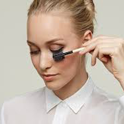 Precision Brow and Lash Comb Size 13cm A dual-action tool for beautifying brows & lashes. - 29592