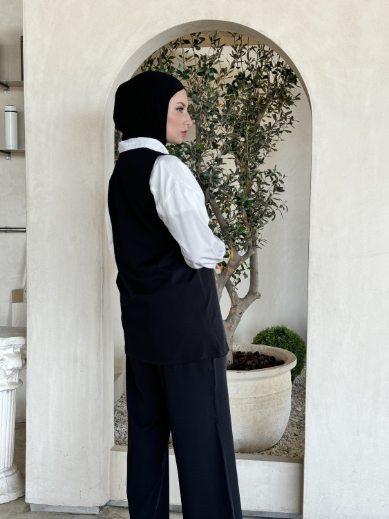 طقم "امور " باللون الاسود 