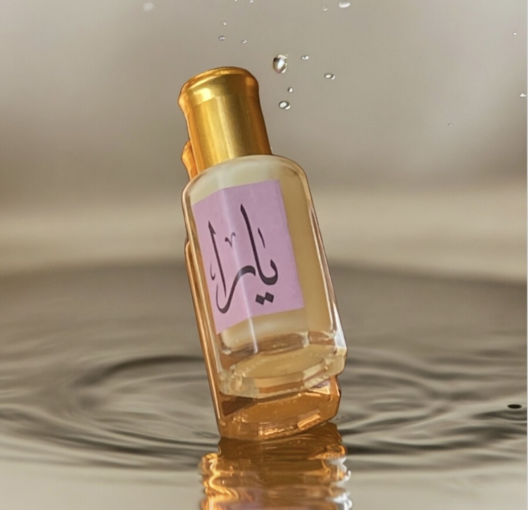 مسك يارا حجم ١٢ مل 