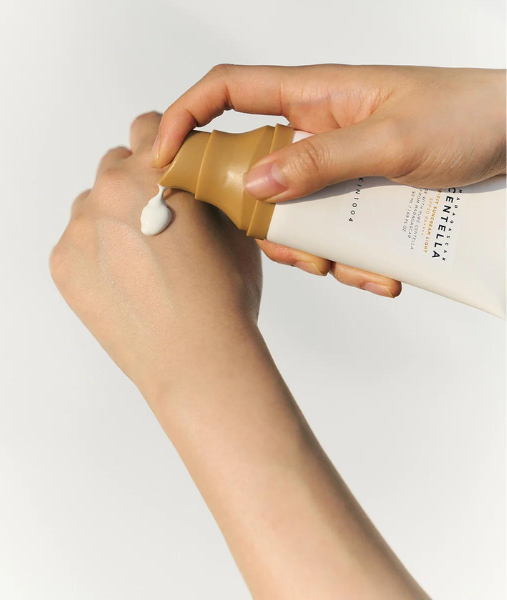 SKIN1004, Madagascar Centella Air Fit Suncream Light