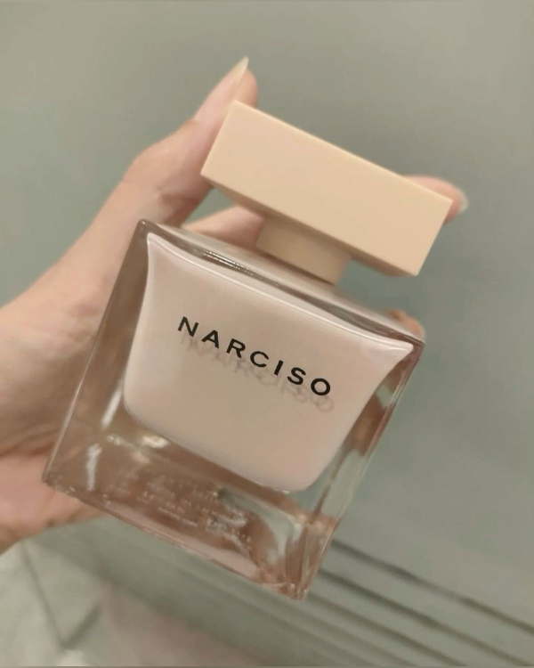 عرض خاص  3 عطور تستر بسعر 25 دينار والعطر الرابع مجاناً   فقط استخدم كود free  لتحصل على توصيل مجانا 