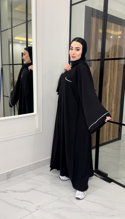 عباية نايك اسود 