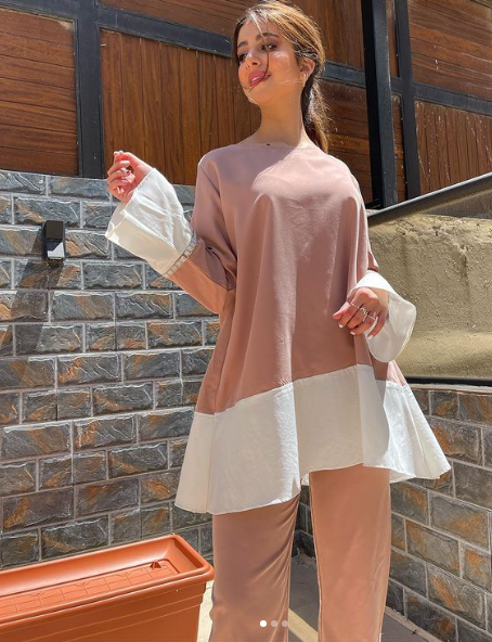 Tunic Blouse With Straight Leg Pants