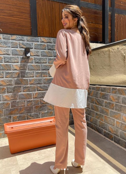 Tunic Blouse With Straight Leg Pants