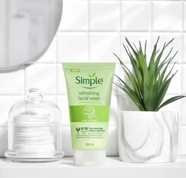 غسول Simple Refreshing Facial wash