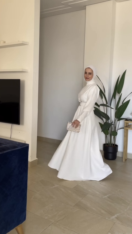 فستان فلورا ابيض (مع حزام) 