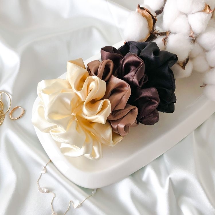 Satin scrunchies 1 Pcs بكل ساتان قطعة واحدة 