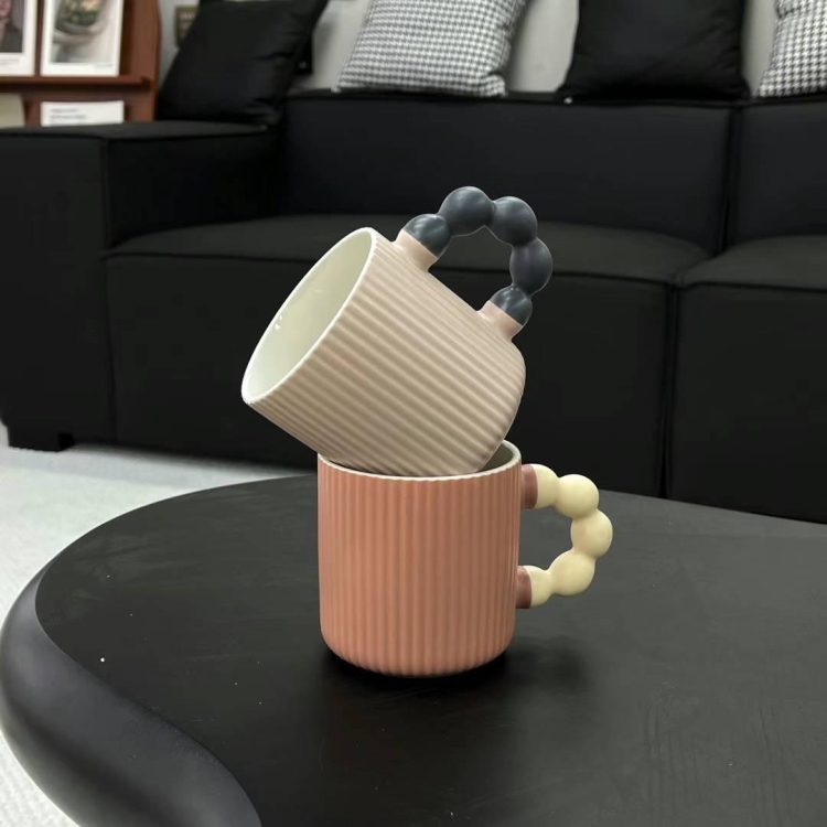 مج