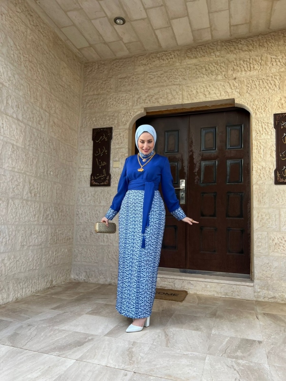 ثوب الياسمين  للحنا باللون الاحمر 