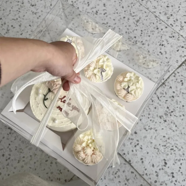 علب مني كيك مع كبك كيك شفاف 