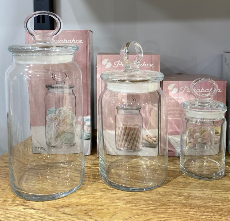 Glass hostess 