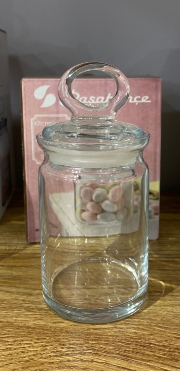 Glass hostess 
