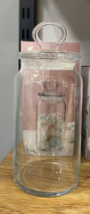 Glass hostess 