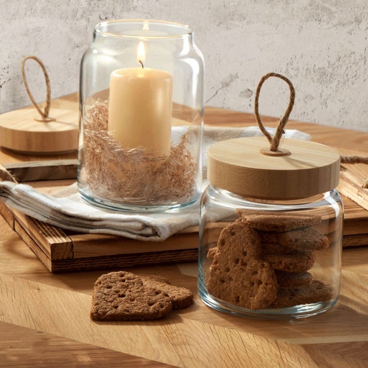 Glass hostess 