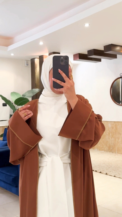 بيسك ابيض بربطة 