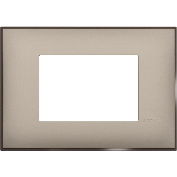cover plate - 3 modules - cream satin غطاء كريمي بإيطار بني