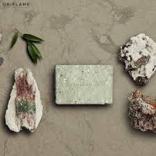 BATH & SHOWER Revitalising  beautanicals  Soap Bar   35889