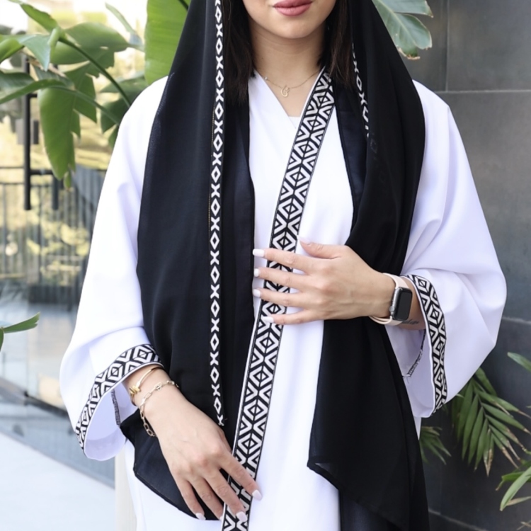 عباية ملونة 